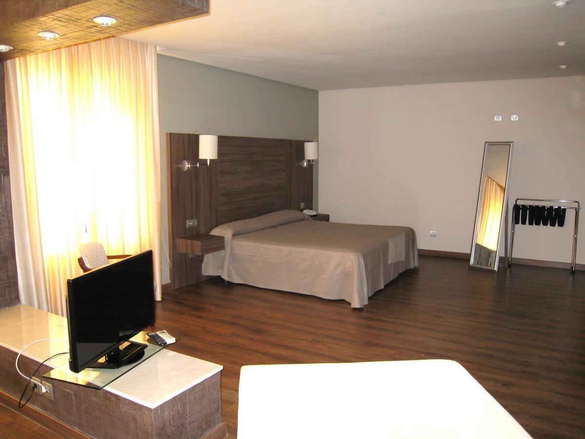 Balneario De Ledesma Hotel Vega de Tirados Luaran gambar