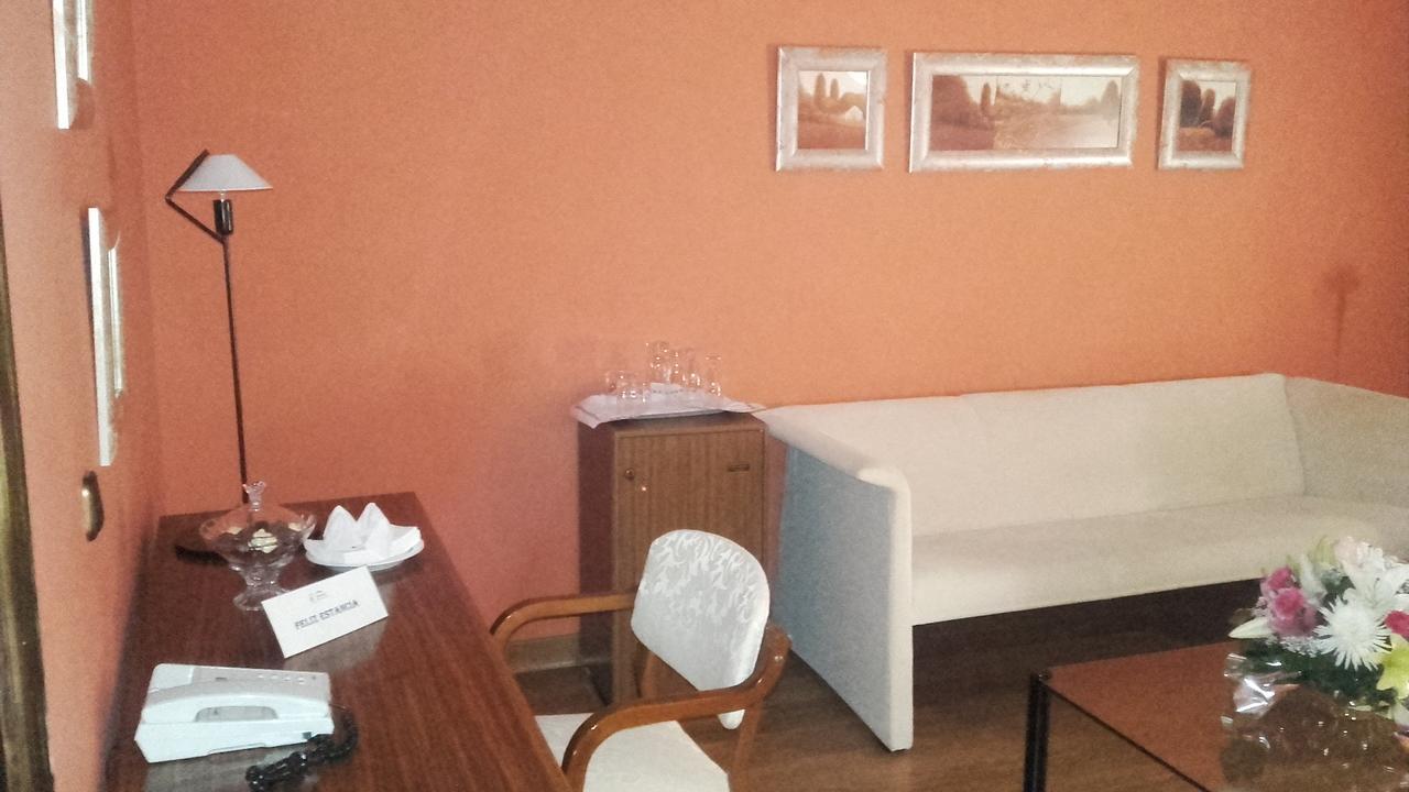 Balneario De Ledesma Hotel Vega de Tirados Luaran gambar